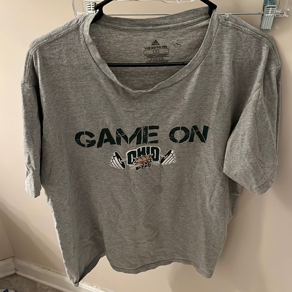 Athletic shirt